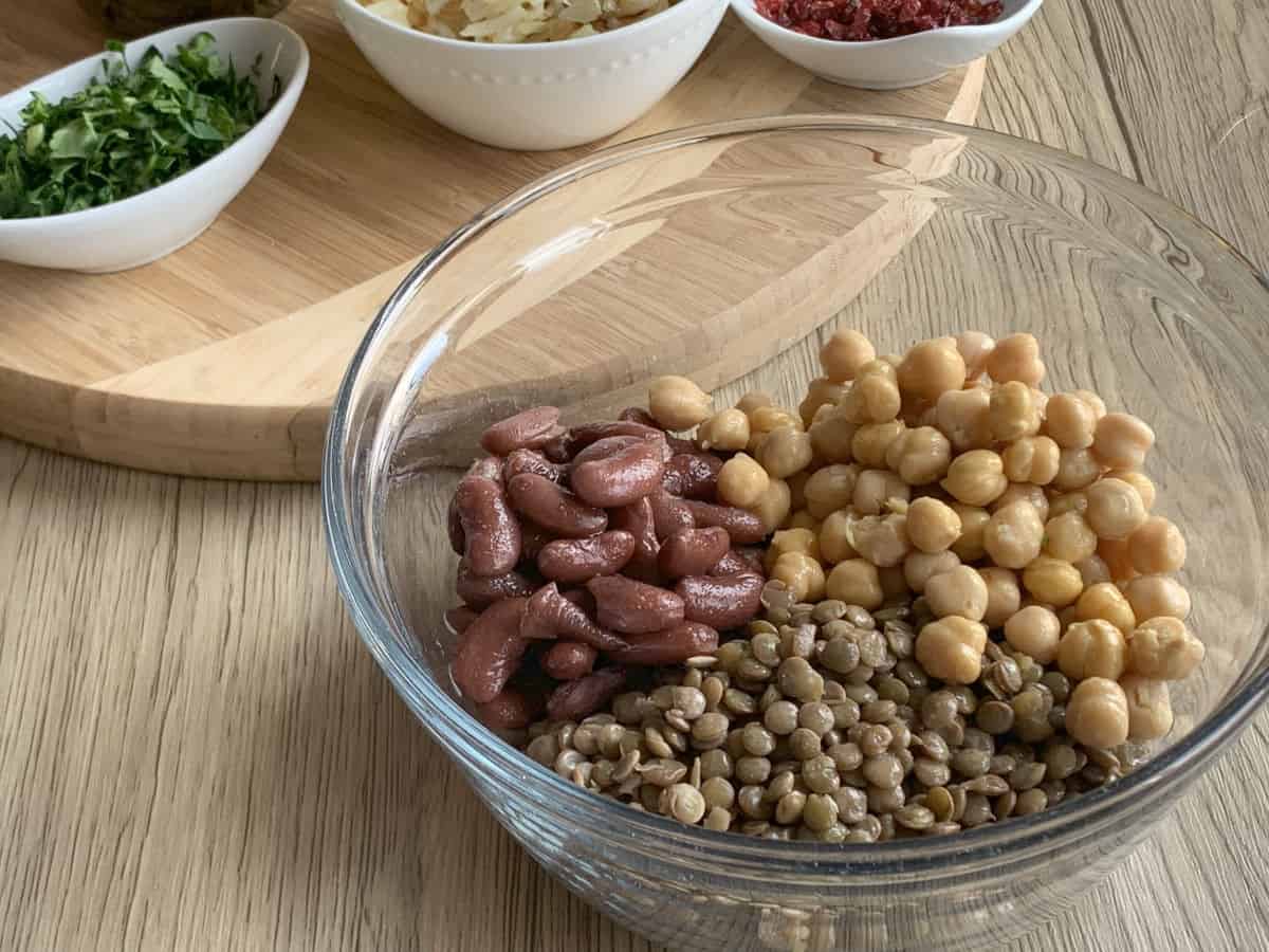 Bean and lentil stuffing for tolma.