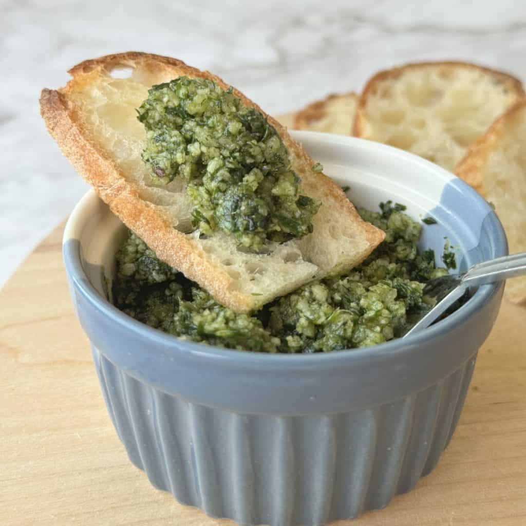 Tarragon pesto with crouton.