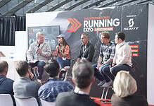 Panel discussion at The International Running Expo Amsterdam with speakers and audience.