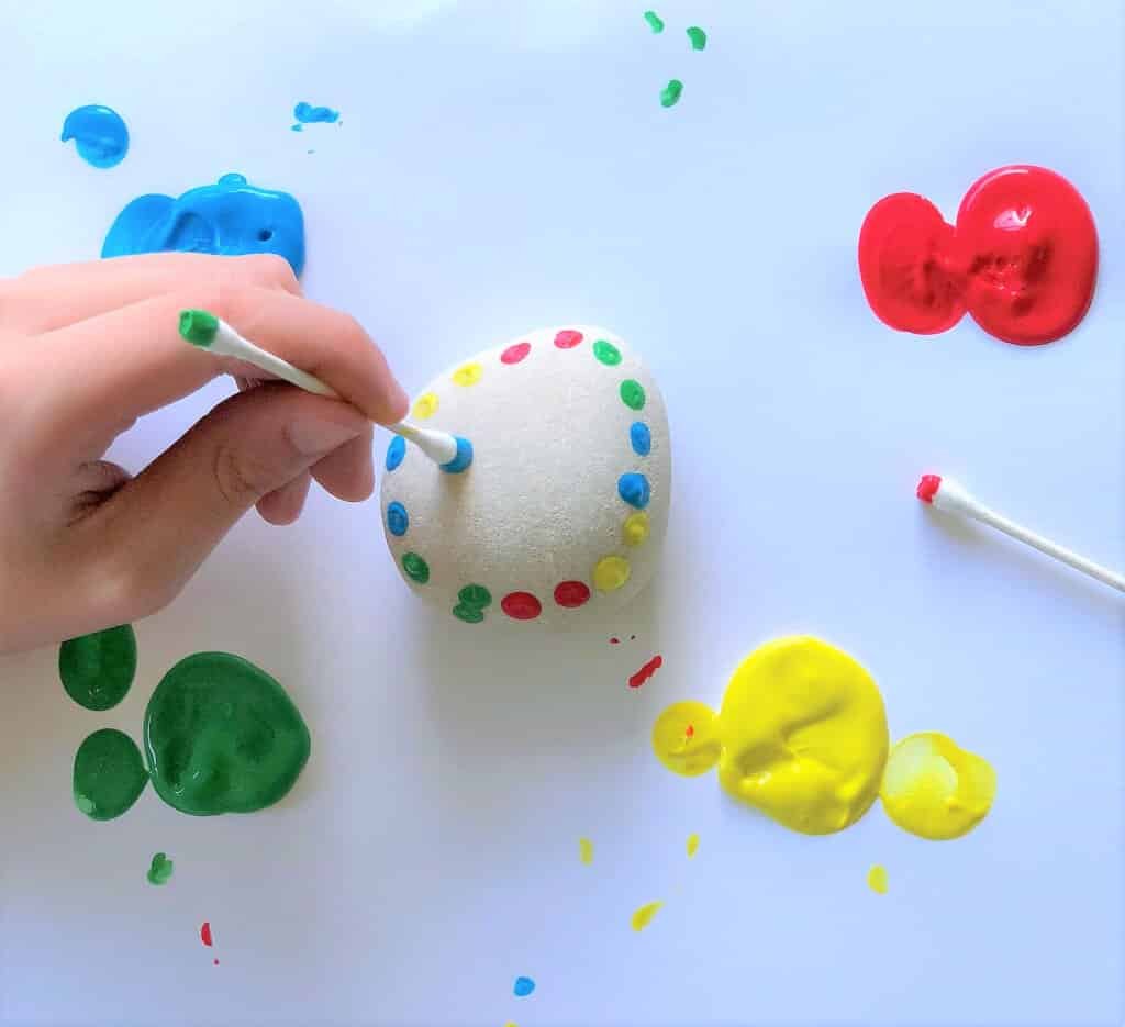35 Awesome Acrylic Painting Tips That Will Blow Your Mind! 16 dot art with qtips