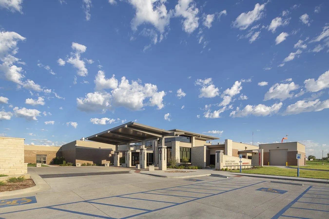 Smith County Memorial Hospital exterior entrance