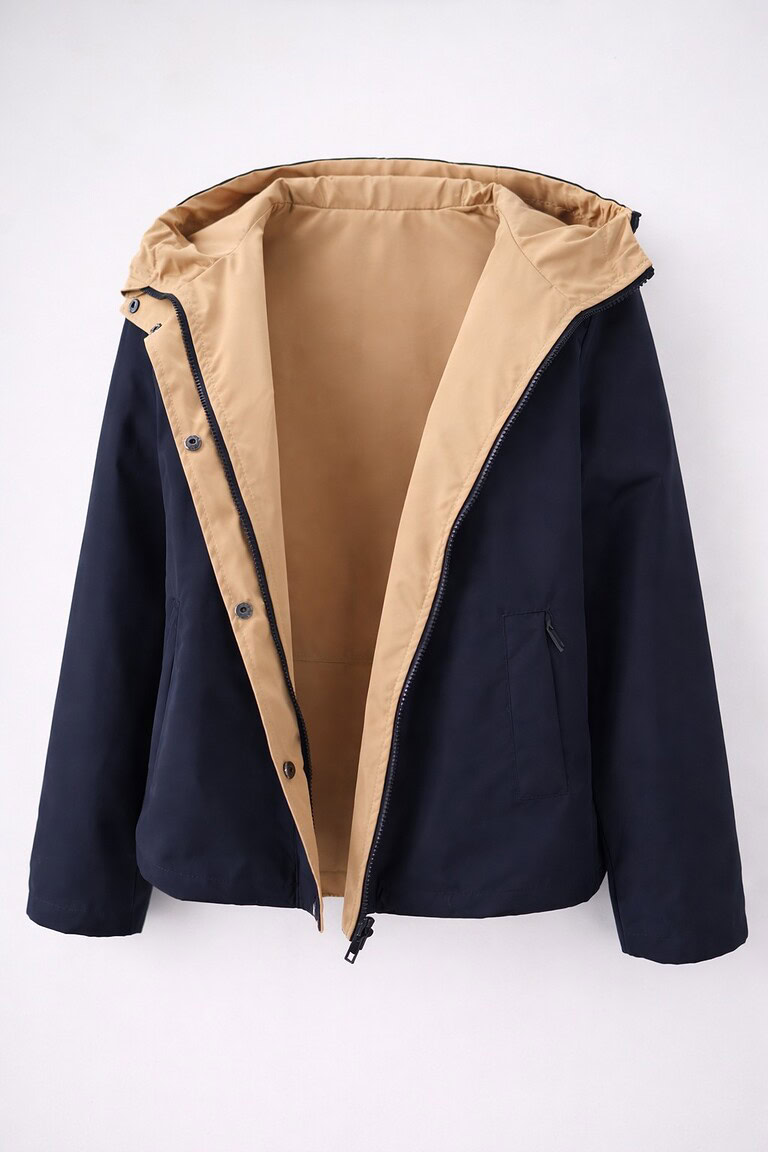 Chubasquero reversible azul y beige | Stylicious packshot
