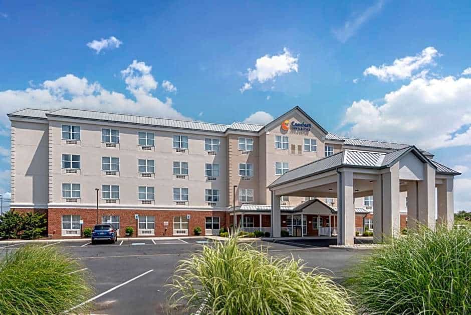 Comfort Inn & Suites near Dover Motor Speedway