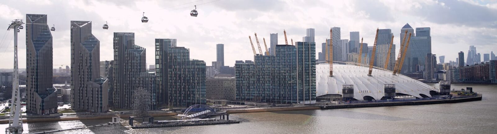 panoramic skyline picture on London