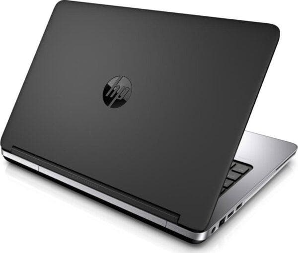 Φορητός υπολογιστής HP σε μαύρο χρώμα, ιδανικός για εργασία και ψυχαγωγία.