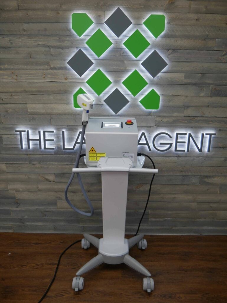 2014-Senza-Laser-System-On-Cart