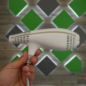 2012-Solta-Clear-And-Brilliant-Laser-Handpiec-Side
