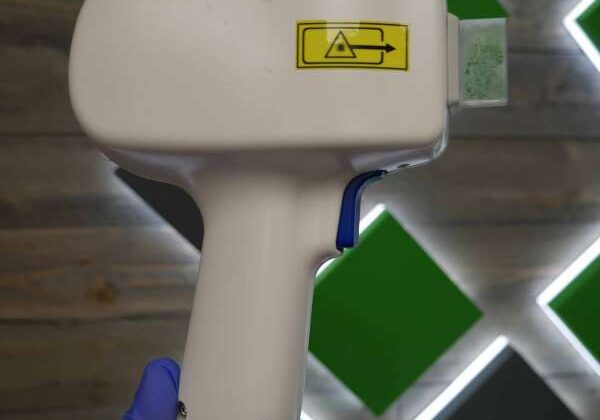 2014-Senza-Laser-Handpiece-Close-Up