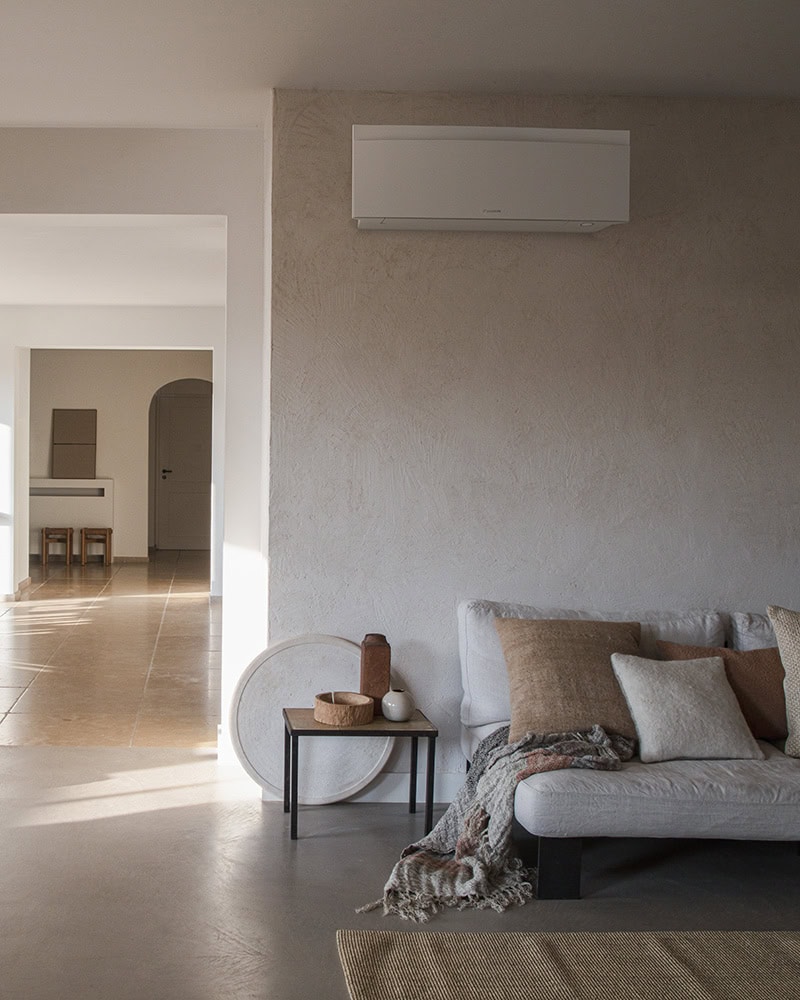 daikin air to air white wall mounted unit