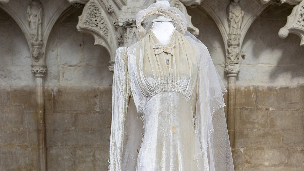 1938 velvet wedding dress