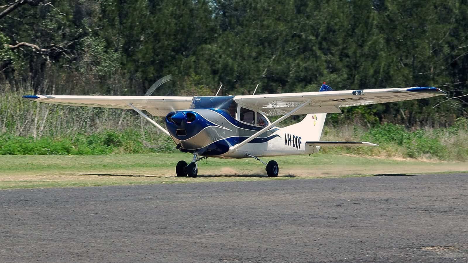 Cessna 182 similar to Frederick Valentich's plane