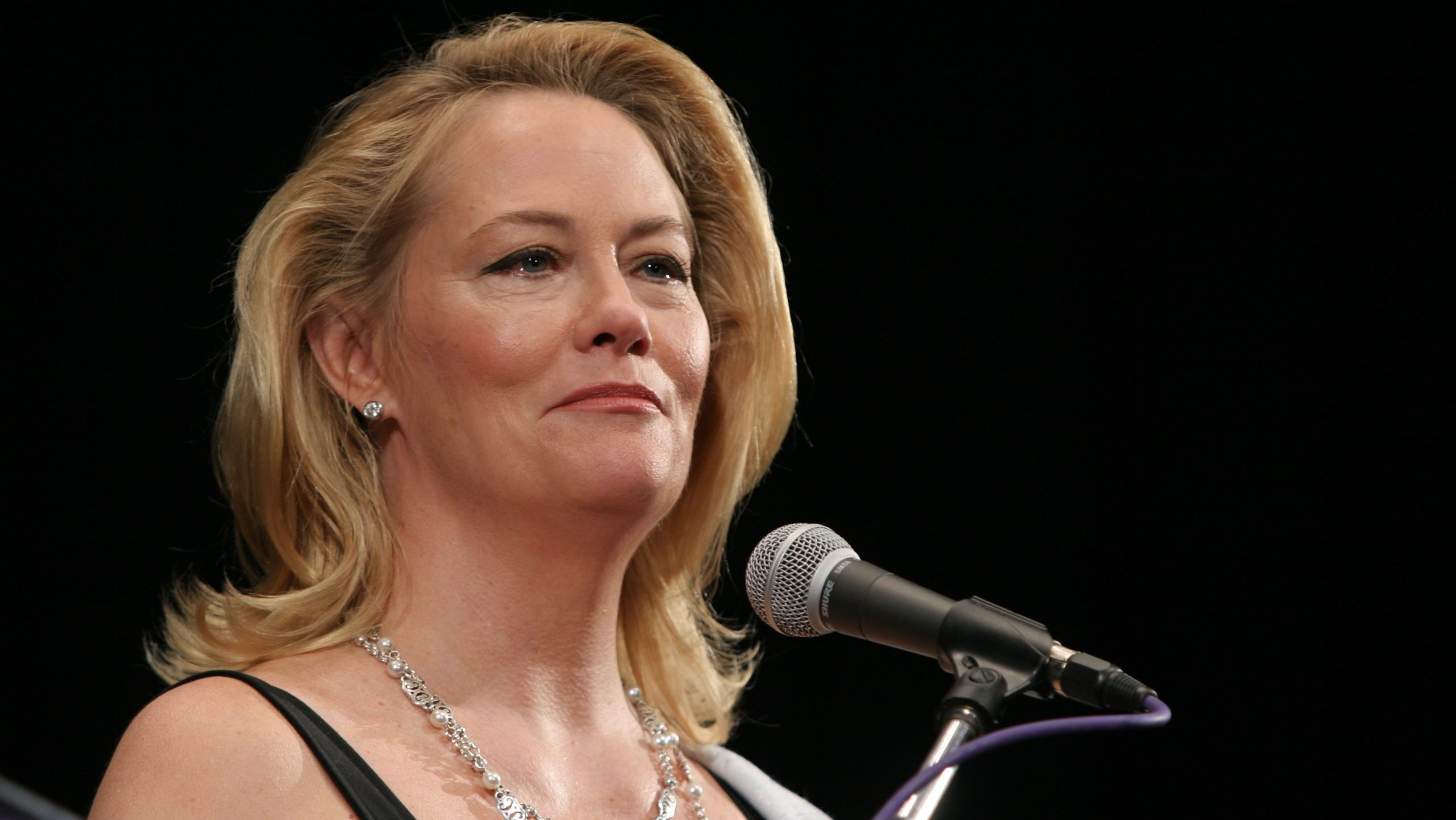 Cybill Shepherd