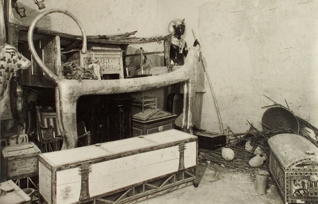 Tutankhamun tomb photographs 2 008