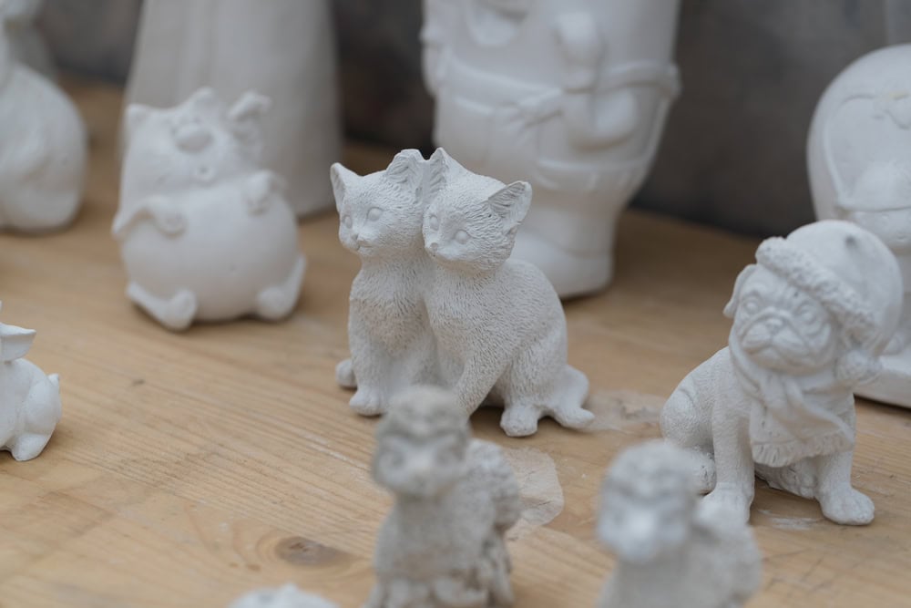 Plaster figurines of animals