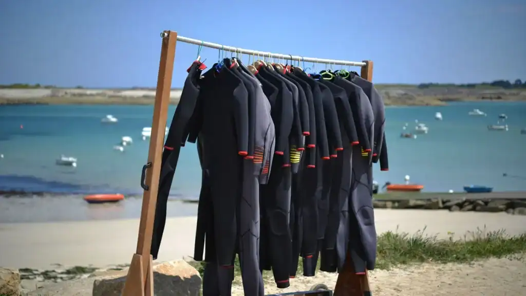 surfing wetsuites