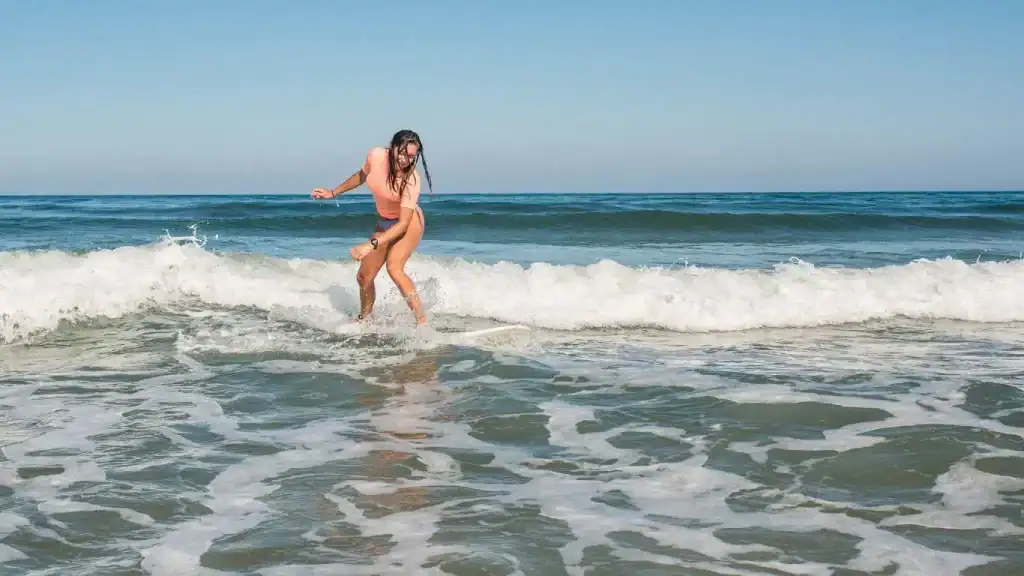 beginner surf spots in march