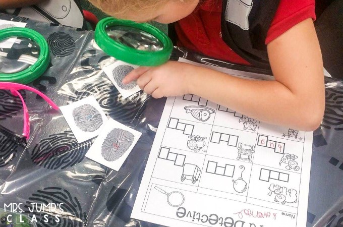 This is great for September kindergarten and first-grade engagement during back to school. Great activities, Also includes literacy and math centers.