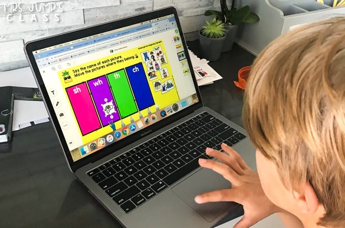 Digital phonics daily activities for kindergarten and first grade. 1-click Seesaw links and PowerPoint versions available for easy use!&nbsp;