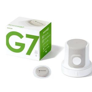 Dexcom G7 сенсор глюкози крові на білому фоні