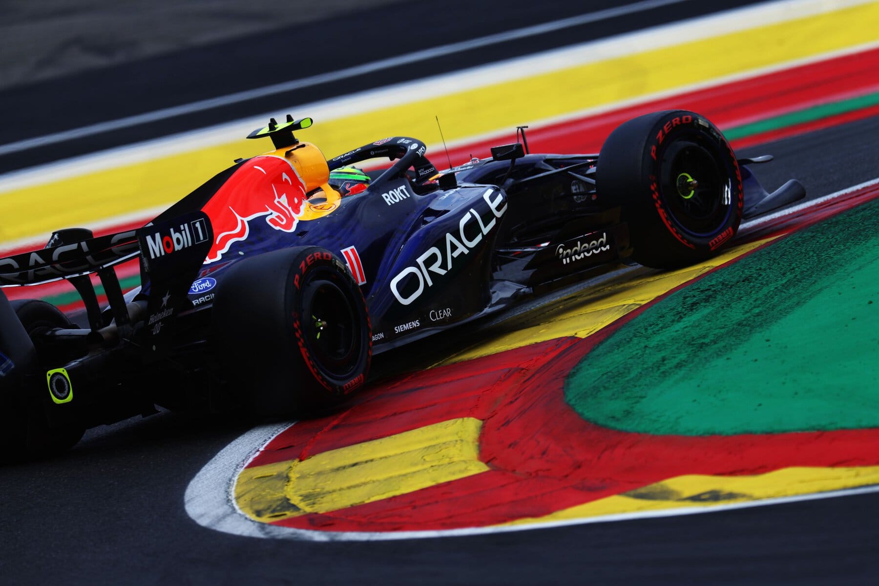 The Baku Split: What FP2’s Half-Second Chasm Means for Max Verstappen — image 2