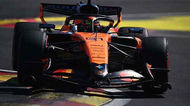 Oscar Piastri driving the McLaren MCL40 in qualifying