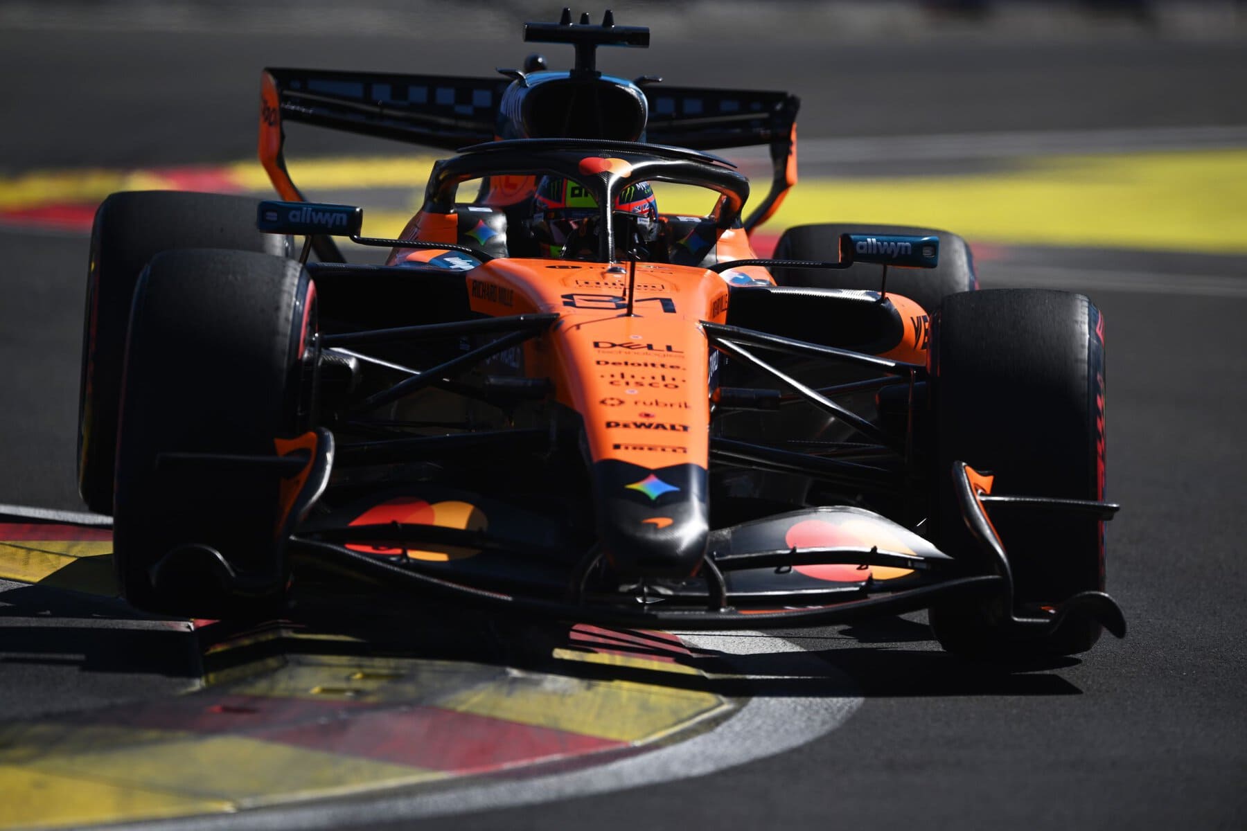 Oscar Piastri driving the McLaren MCL40 in qualifying