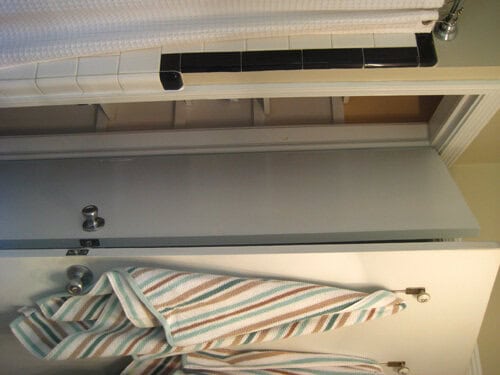Bathroomdoorbefore