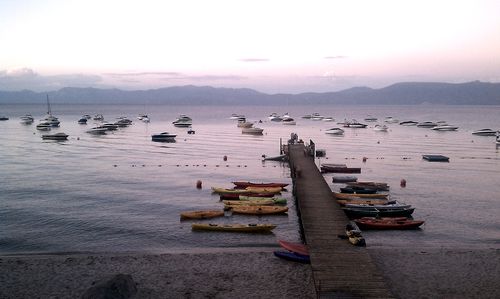 Tahoe-boats