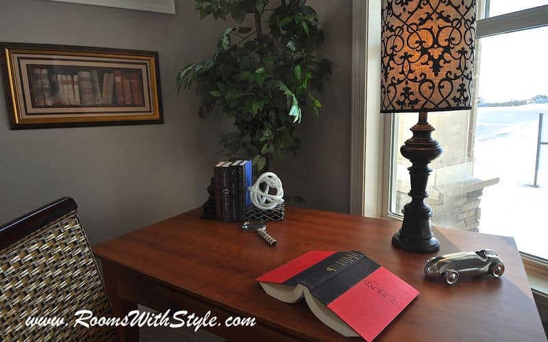 Pineview Office closeup