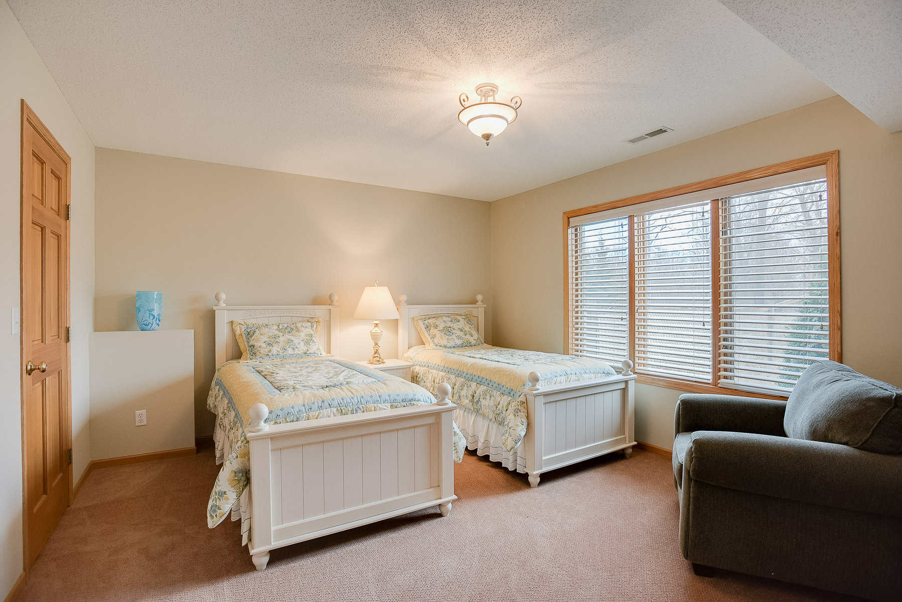 23463 Twin Bedroom