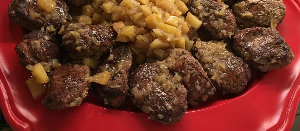 apple spiced pork medallions