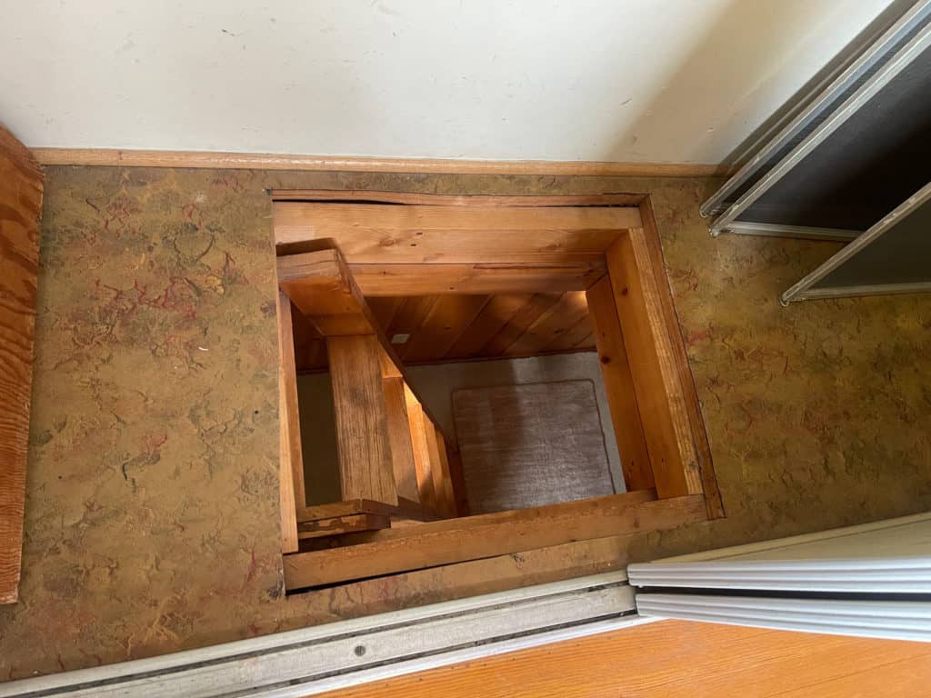 ladder-closet floor