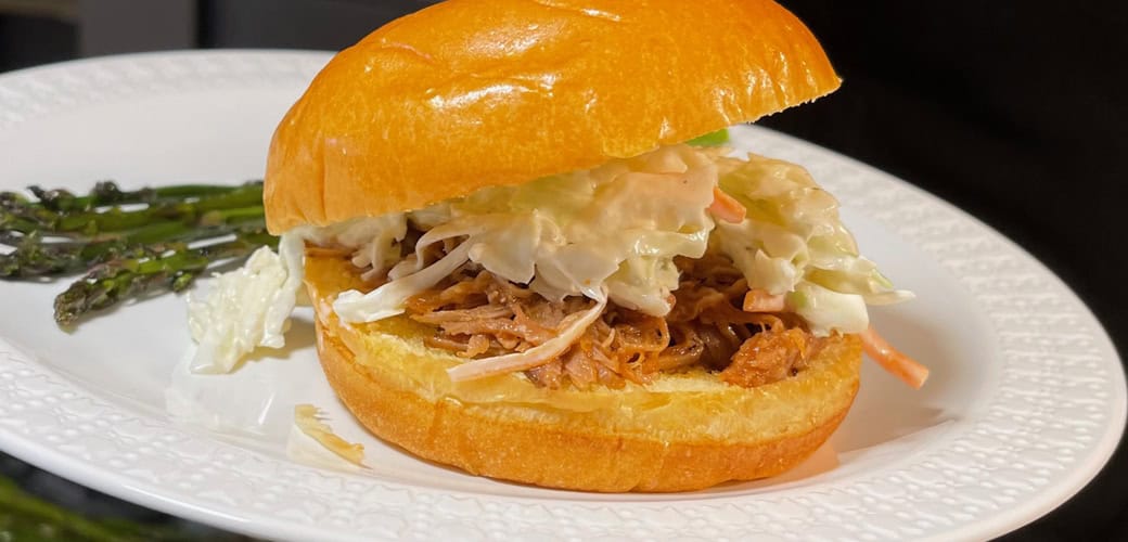 slow cooker pulled pork sandwiches
