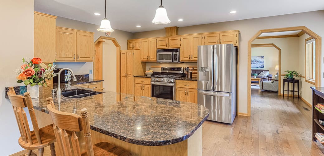 5857 Magnolia   Slider Kitchen2