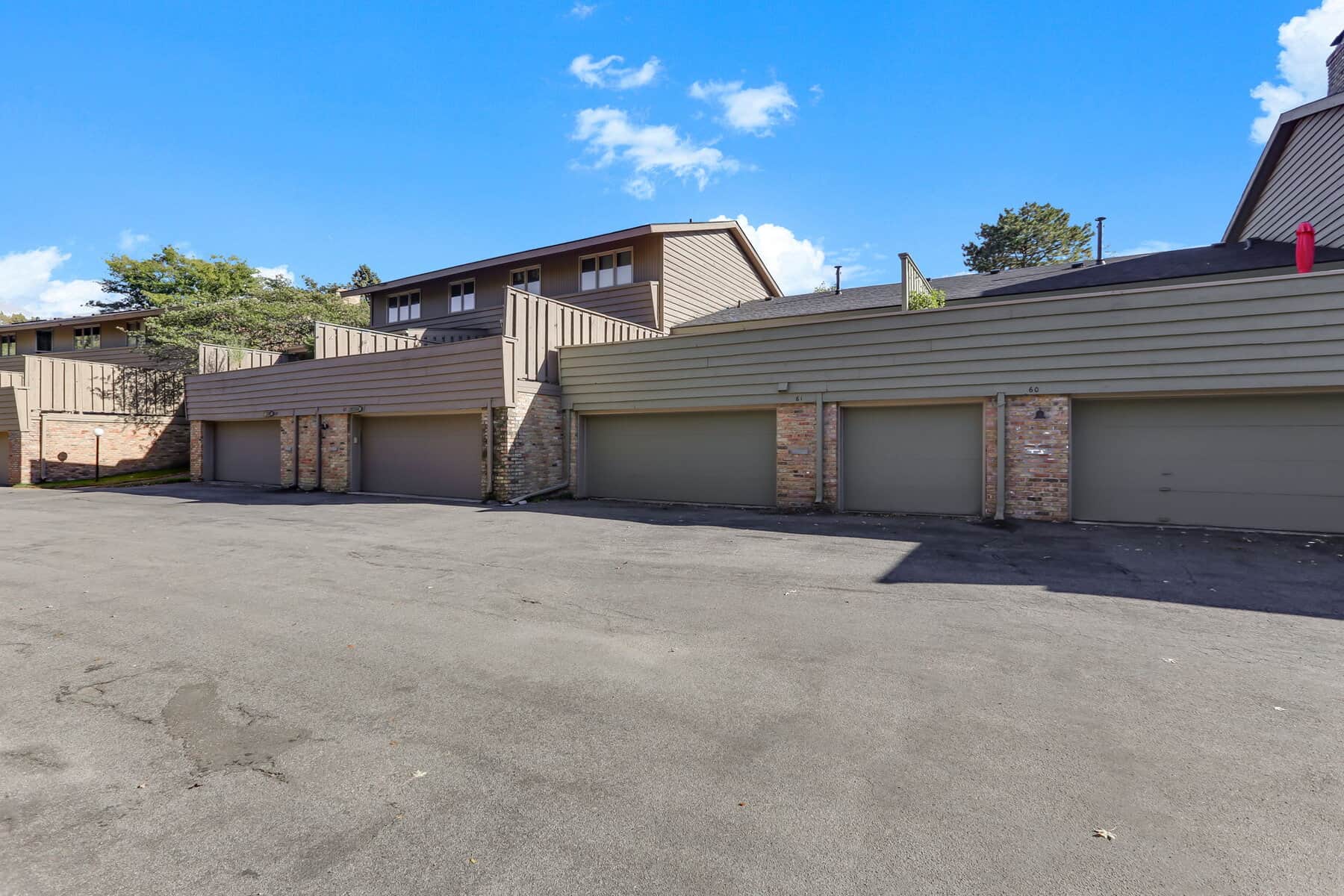 33 Web Or Mls 61 Windsor Ct 33