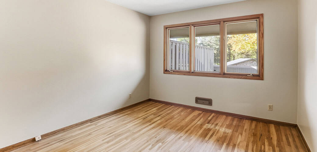61 Windsor Ct   Slider Bedroom1