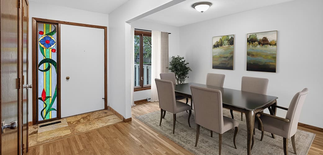 109 Windsor Lane Slider Dining