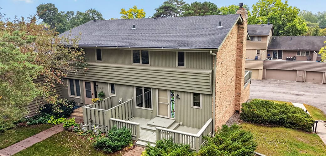109 Windsor Lane Slider Front