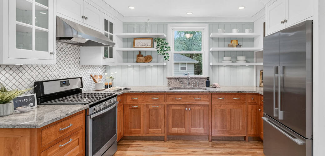 7418 Edgebrook   Slider Kitchen1