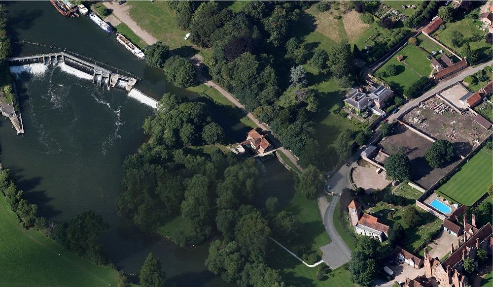 Renewables First & WRE: Arial view of Mapledurham Watermill turbine.