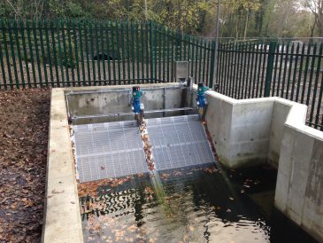 GoFlo travelling water screen - Renewables First