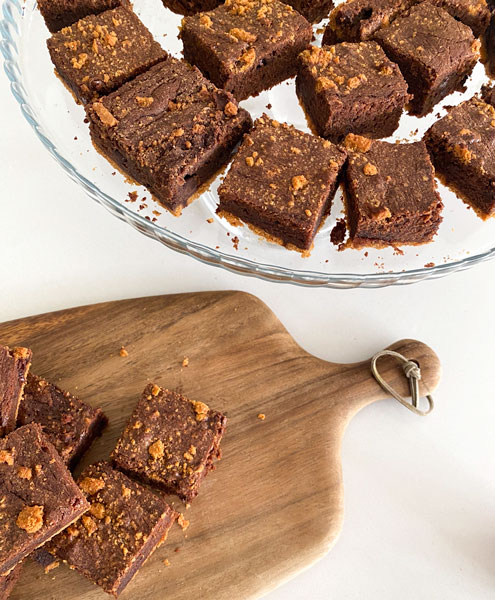 Easy Chocolate Lotus Biscoff Brownies