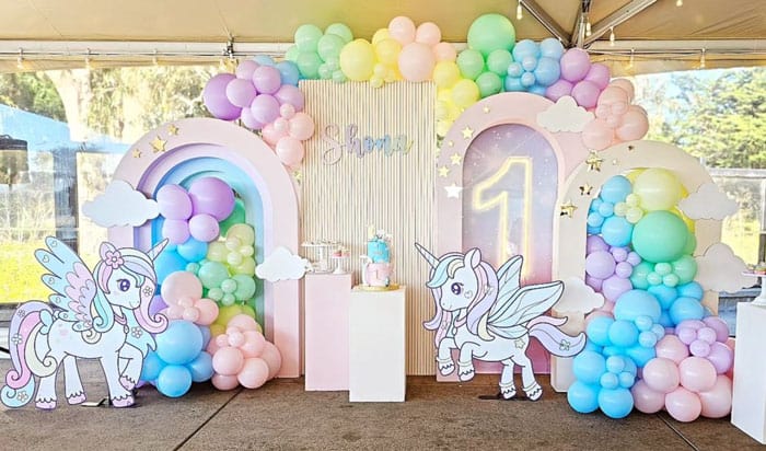 Unicorn party decor