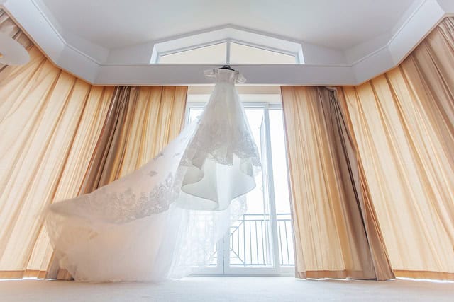 Buy a Wedding Dress At The Salesย
