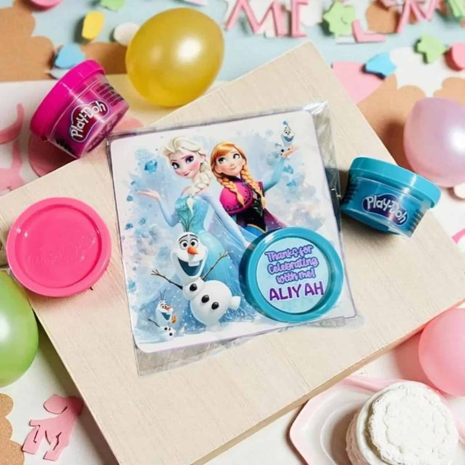 Frozen Play Doh party favor