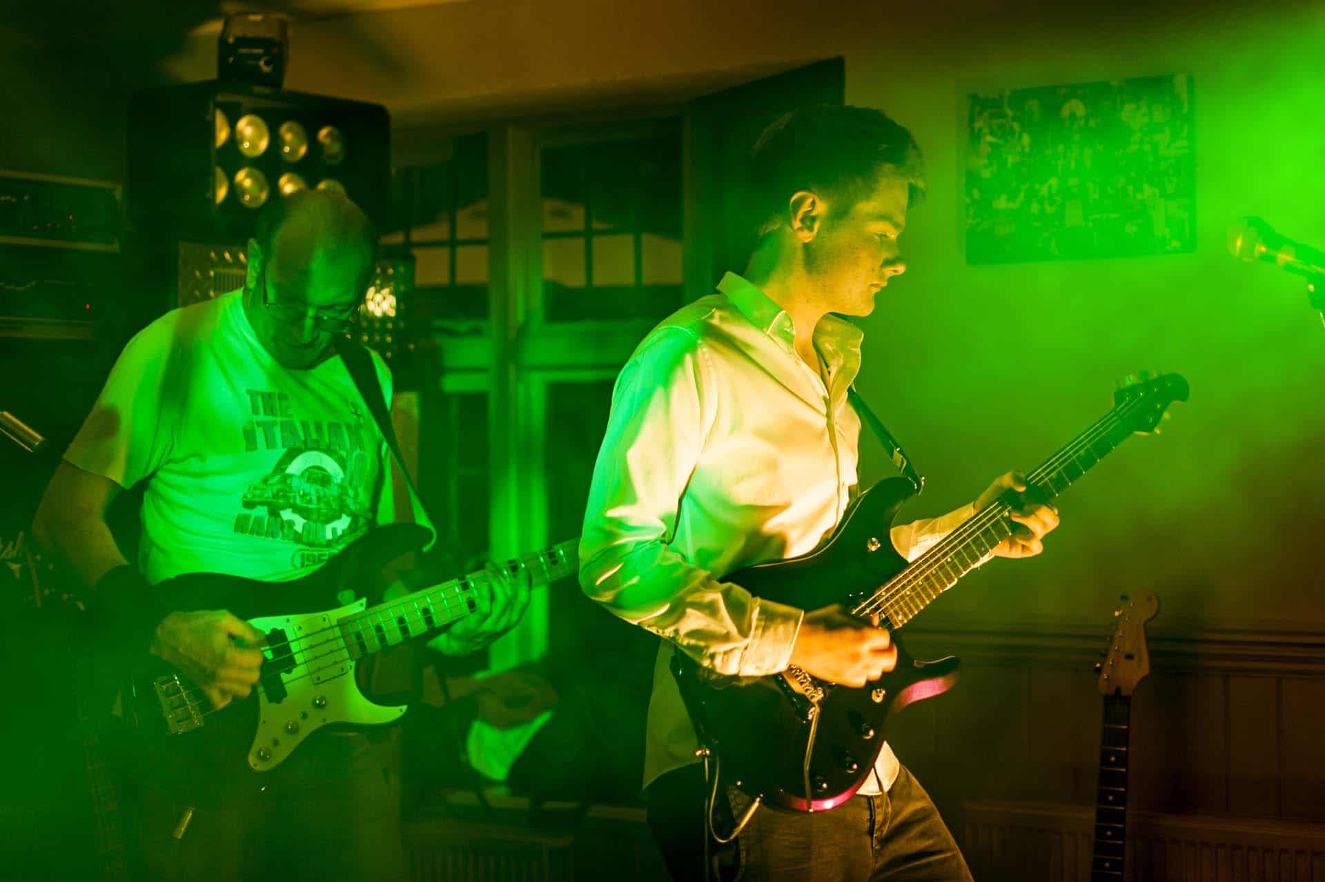photographing live music 2 at the gig 214642