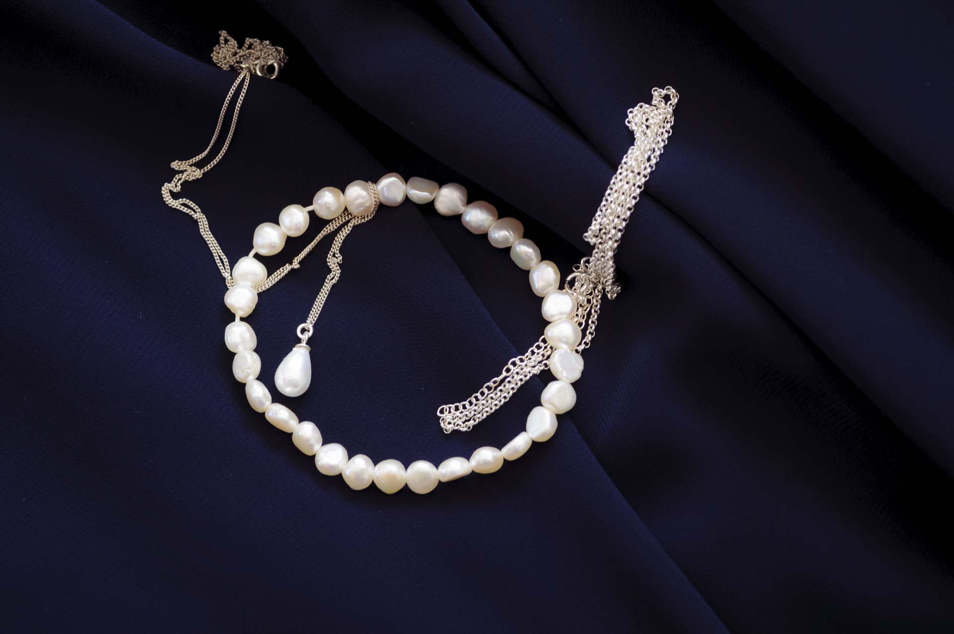 the bride's jewelry isle of wight hampshire wedding kent wedding photographer