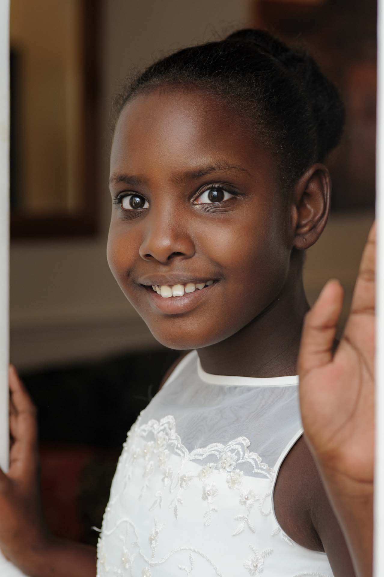 A bridesmaid at a Romford wedding Sigma 105mm macro lens Andrew King Bromley wedding photographer Kent