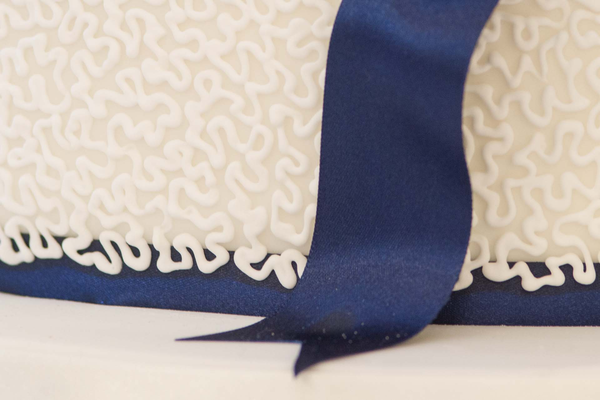cake close-up sigma f2.8 macro wedding photographer southwark wedding photographer