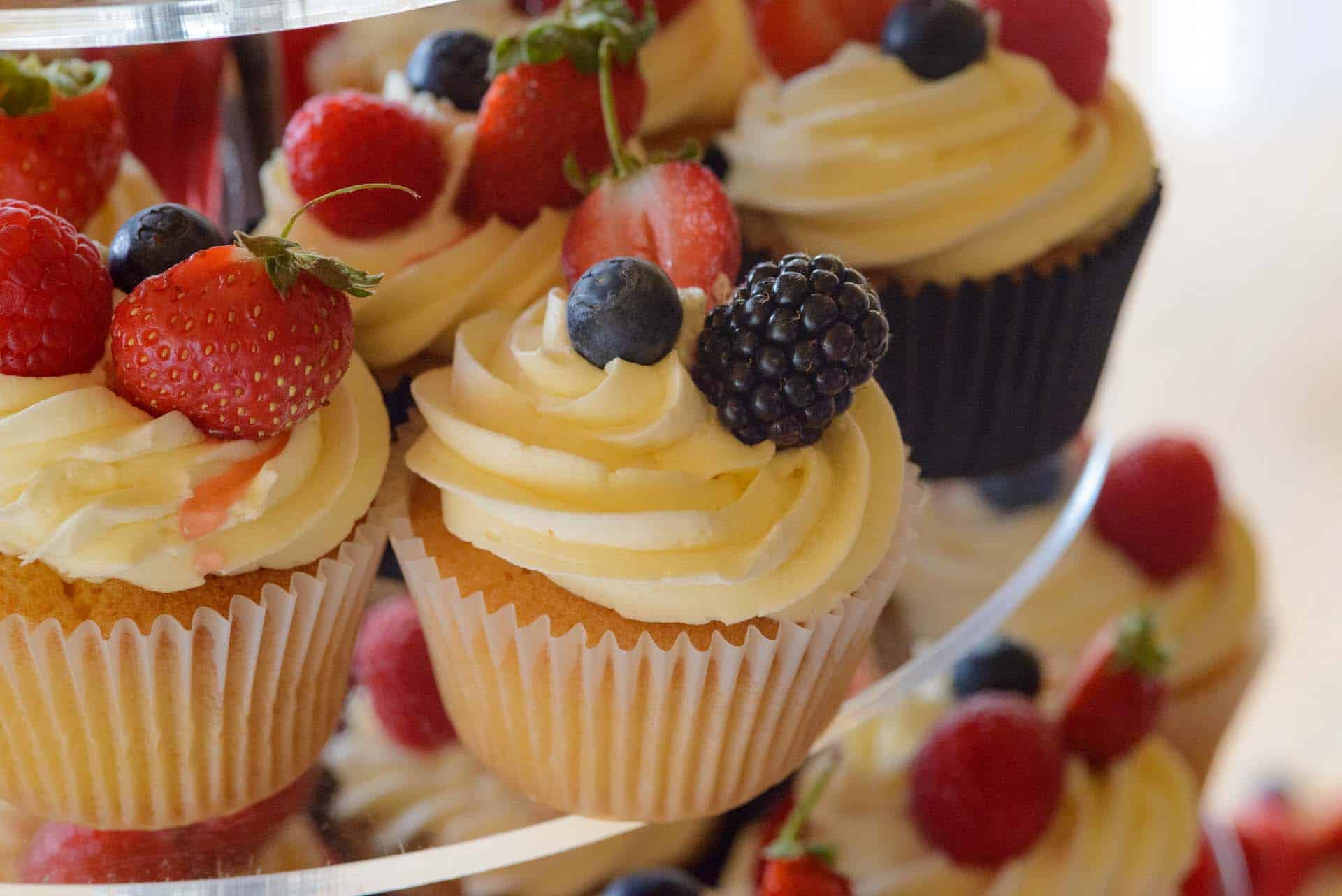cupcakes sigma 105mm f2.8 macro wedding photographer sussex wedding kent-based wedding photographer